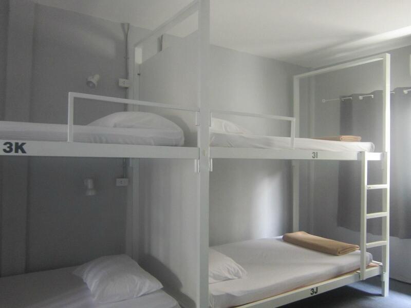 3howw Khaosan Hostel